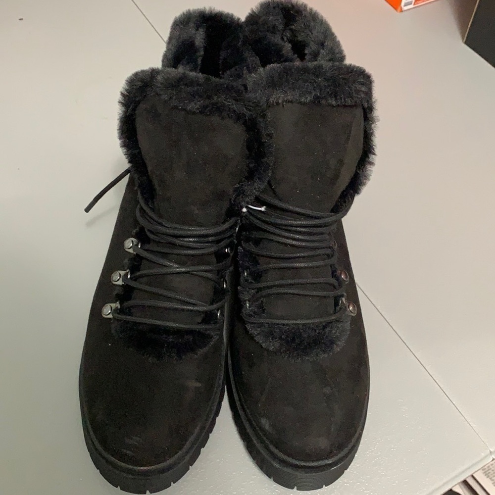 A New Day NWT black ankle boots w/ fur Size 8.5